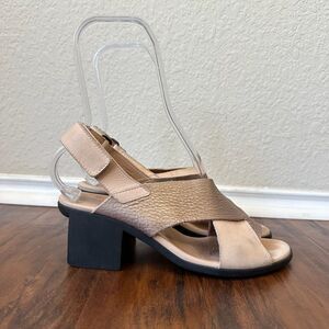 ARCHE Vayest Monobloc Sole Crossed Strap Sandals in Nude Leather